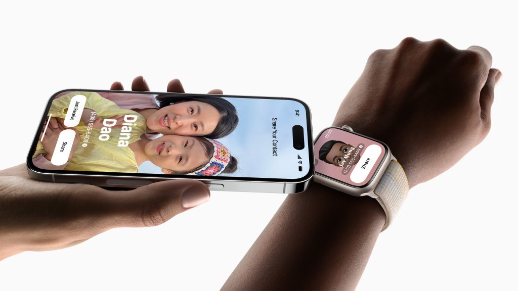 iPhoneとApple Watchを重ねるように近づけるイメージ